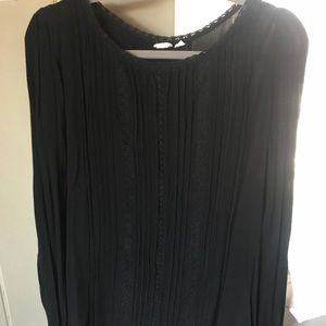 Black gap shirt with nice lace detail